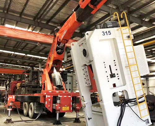 项城附近随车吊出租，轻松解决运输难题