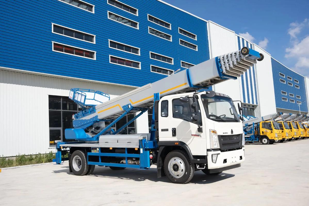 项城出租云梯车高空作业车 建筑垃圾搬运